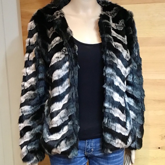 BOSTON PROPER FAUX FUR COLLARLESS STYLE - Picture 6 of 9